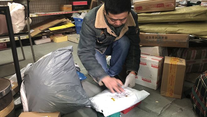 Ph&aacute;t hiện một Ph&oacute; Gi&aacute;o sư đại học đi l&agrave;m shipper, trả lương nh&acirc;n vi&ecirc;n 30 triệu đồng/ th&aacute;ng: "Th&agrave;nh tựu lớn nhất kh&ocirc;ng phải tiền bạc"- Ảnh 2.