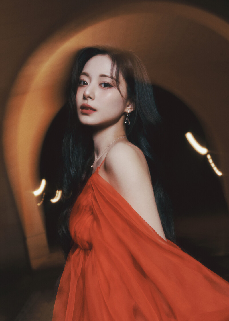 Mỹ nh&acirc;n đẹp nhất thế giới 10 năm bị ch&ecirc; "b&igrave;nh hoa di động": G&acirc;y b&atilde;o nhờ stage khoe v&ograve;ng 1, được gỡ cấm s&oacute;ng cả th&agrave;nh phố nức nở- Ảnh 7.