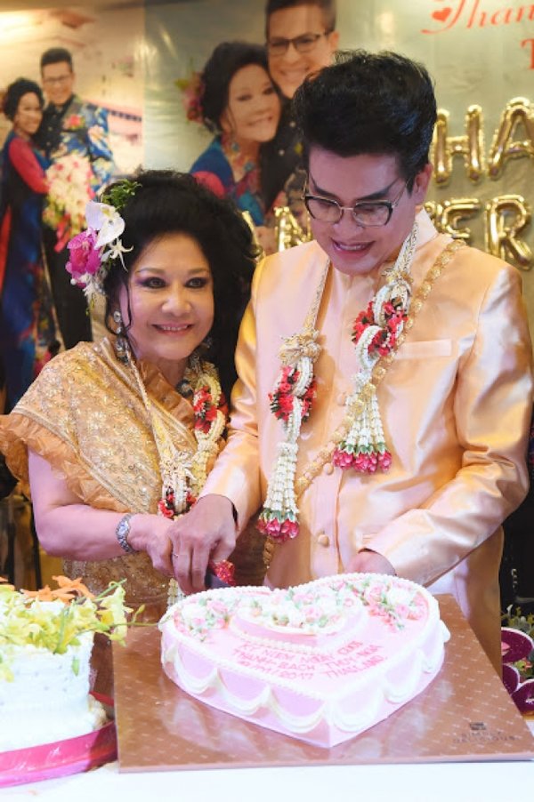 2 cuộc h&ocirc;n nh&acirc;n ồn &agrave;o của MC Thanh Bạch- Ảnh 5.