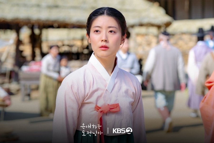 Mở m&agrave;n 2026 bằng phim H&agrave;n n&agrave;y l&agrave; đ&uacute;ng b&agrave;i: Nữ ch&iacute;nh diễn đỉnh đi&ecirc;n, v&egrave;o c&aacute;i hết 2 tập giờ kh&ocirc;ng biết sống sao- Ảnh 5.