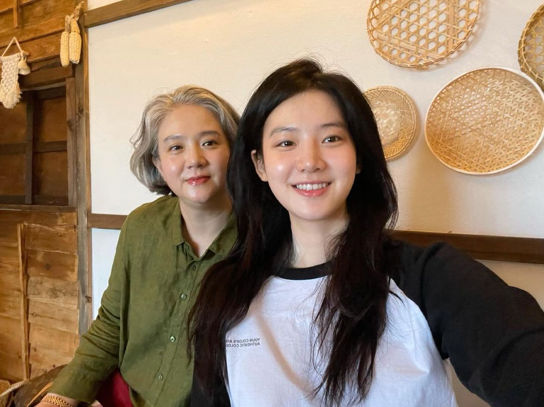 Đi l&agrave;m qu&aacute; &aacute;p lực, quyết định rẽ hướng: Về nh&agrave; l&agrave;m &ldquo;gi&uacute;p việc&rdquo; cho bố mẹ!- Ảnh 1.