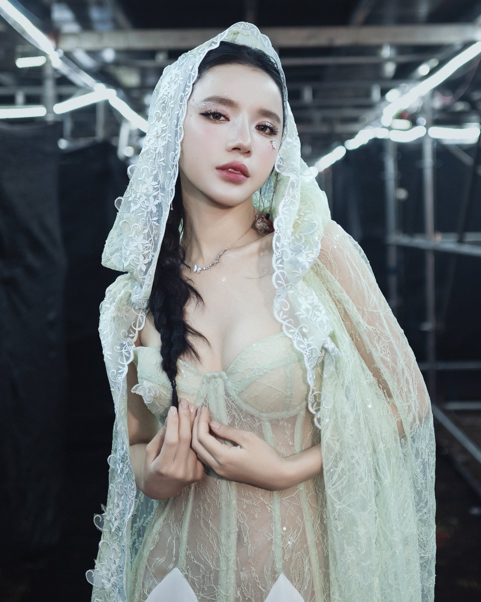 Cặp đ&ocirc;i h&agrave;ng x&oacute;m được Bộ C&ocirc;ng an tin tưởng: Đứng cạnh nhau l&agrave; b&ugrave;ng nổ visual, cả Vbiz chỉ chờ ng&agrave;y ăn cỗ- Ảnh 5.