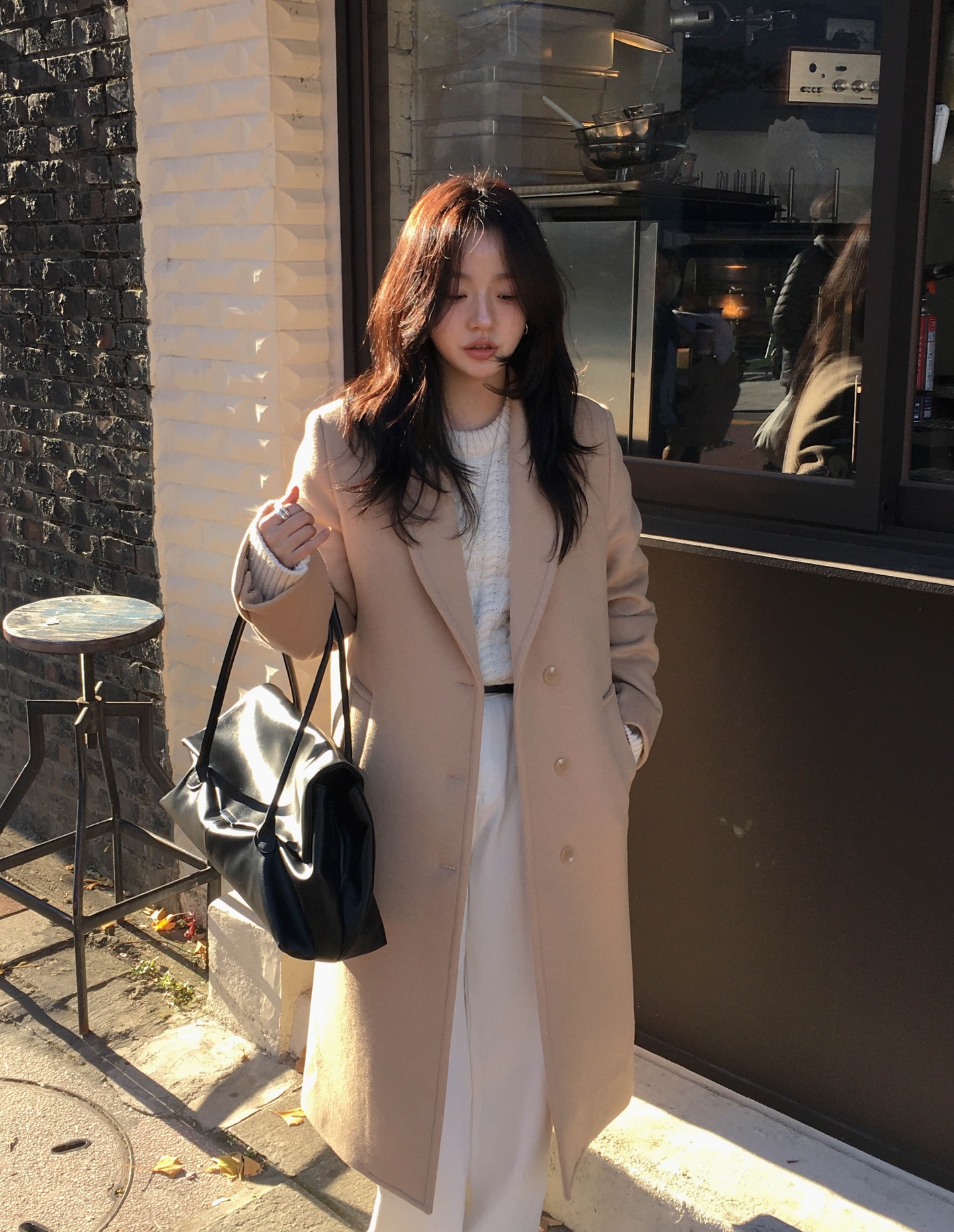 Đồ trắng rất dễ mặc nhưng diện theo 5 công thức này mới chuẩn sang xịn mịn- Ảnh 2. Đồ trắng rất dễ mặc nhưng diện theo 5 công thức này mới chuẩn sang xịn mịn- Ảnh 2.