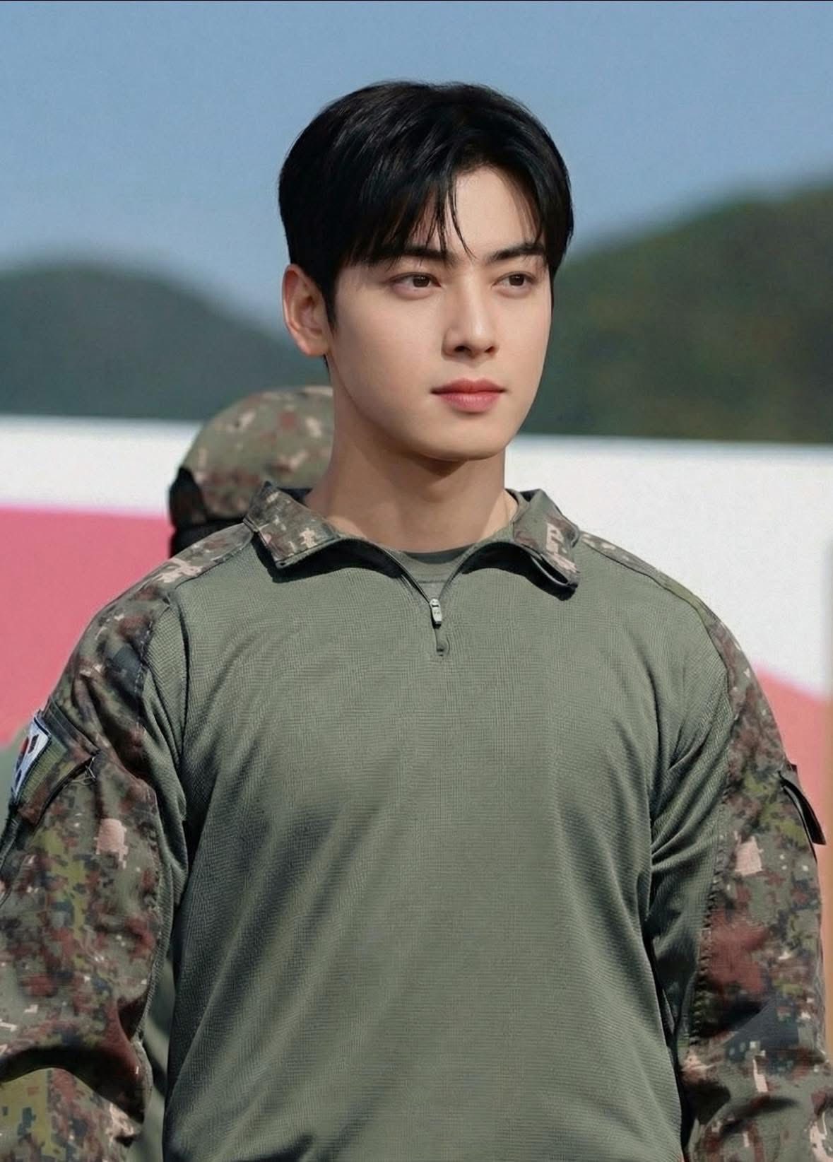 Showbiz c&oacute; mỹ nam IQ xuất ch&uacute;ng, thi&ecirc;n t&agrave;i gương mặt được Bộ Quốc ph&ograve;ng chọn l&agrave;m đại diện th&uacute;c đẩy kinh tế quốc gia- Ảnh 7.