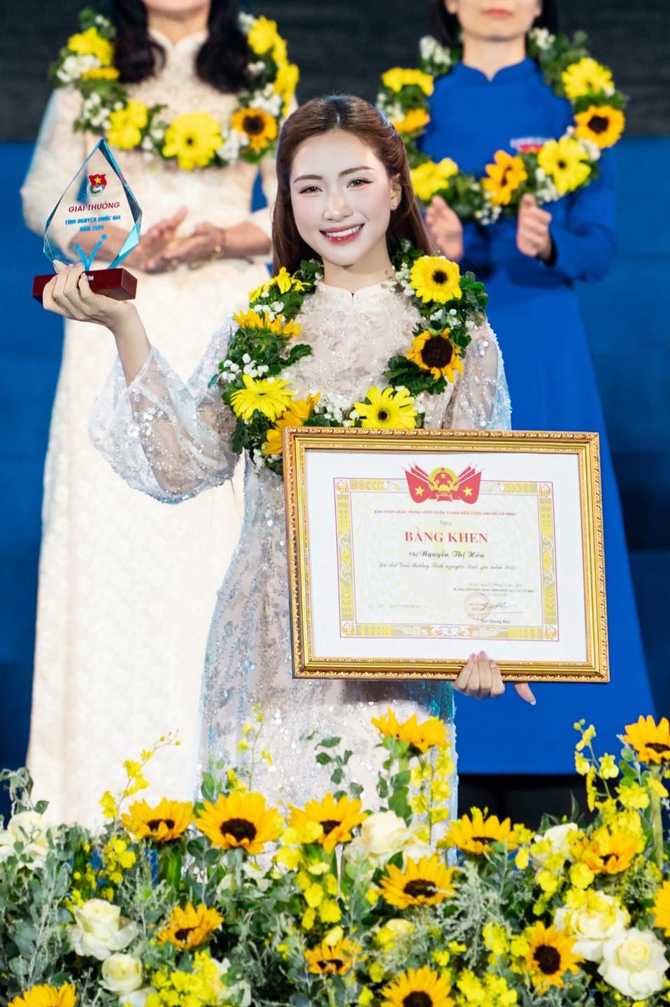 Điểm danh những ca sĩ đắt show của Vpop năm 2025- Ảnh 2.