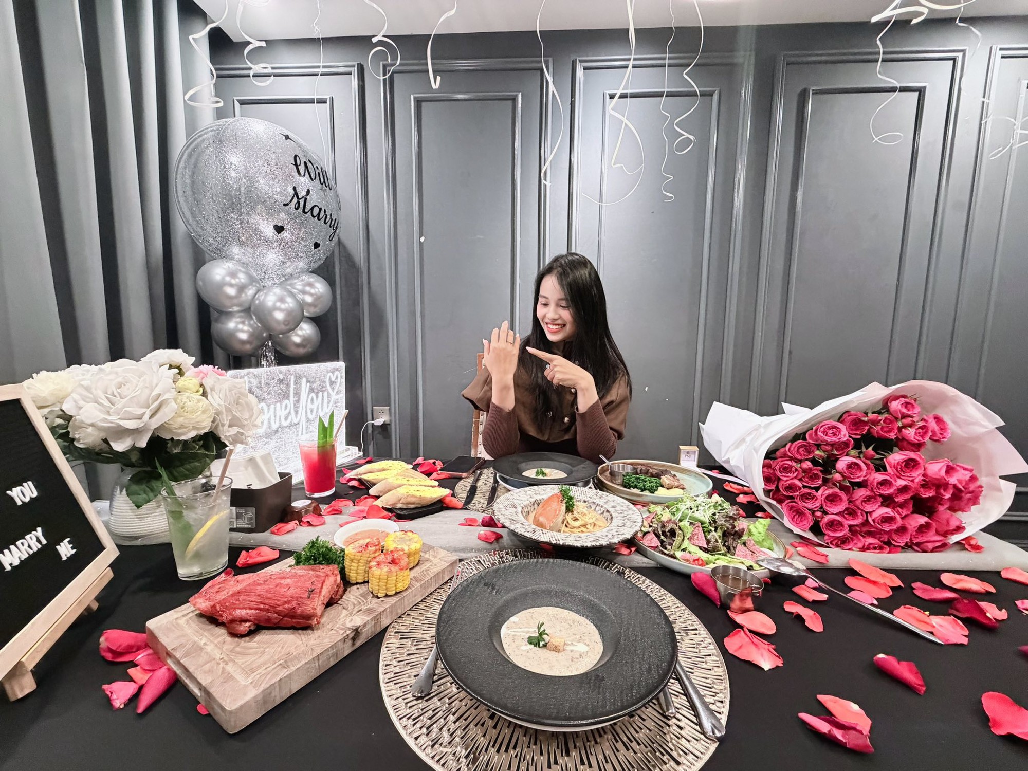 Tay vợt cầu l&ocirc;ng L&ecirc; Đức Ph&aacute;t cầu h&ocirc;n hotgirl bắn cung &Aacute;nh Nguyệt: Chuyện t&igrave;nh Olympic sắp đơm hoa kết tr&aacute;i- Ảnh 3.