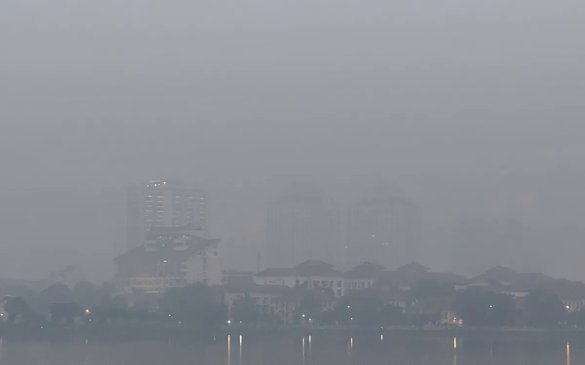 &Ocirc; nhiễm kh&ocirc;ng kh&iacute; tại H&agrave; Nội v&agrave; một số tỉnh, th&agrave;nh phố ở mức xấu v&agrave; k&eacute;m- Ảnh 1.