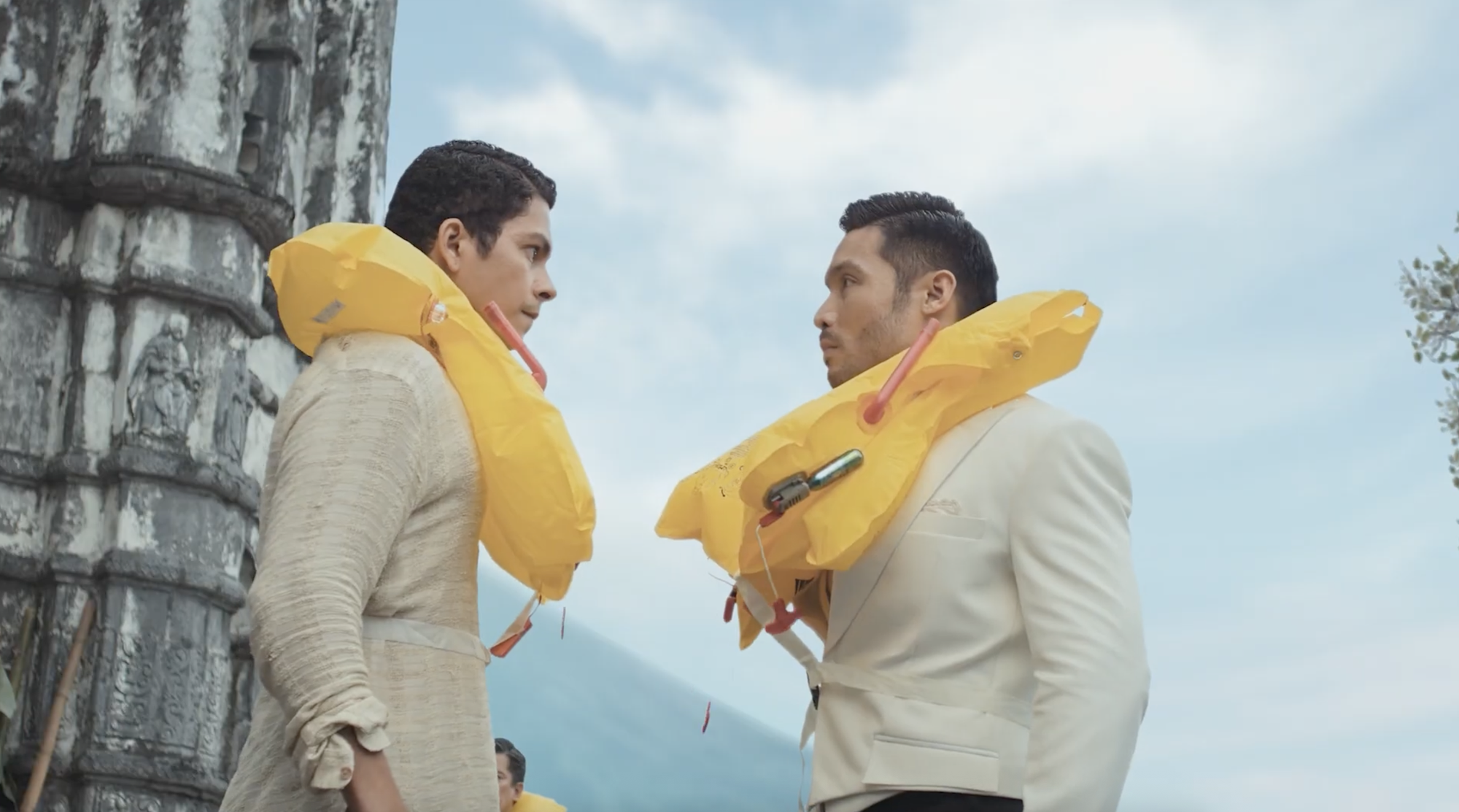 1 h&atilde;ng h&agrave;ng kh&ocirc;ng l&agrave;m hẳn phim t&igrave;nh cảm kịch t&iacute;nh để hướng dẫn an to&agrave;n bay, nội dung 