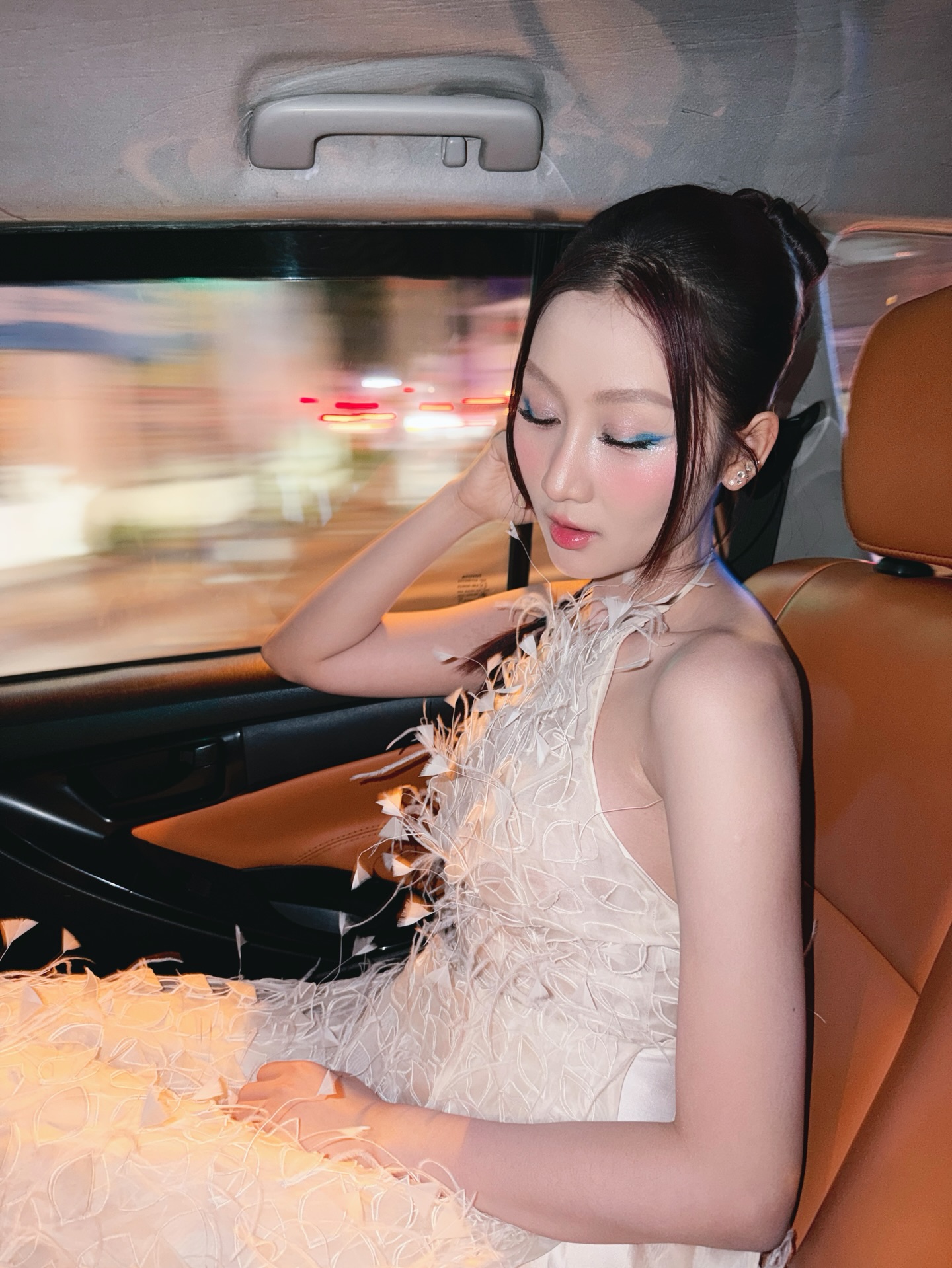 Quế Anh chơi lớn đầu năm, đổi giao diện sexy nhất trước giờ- Ảnh 14.