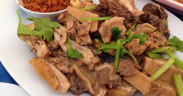 Ph&oacute; gi&aacute;m đốc bệnh viện Th&aacute;i Lan chỉ mặt 5 thực phẩm 