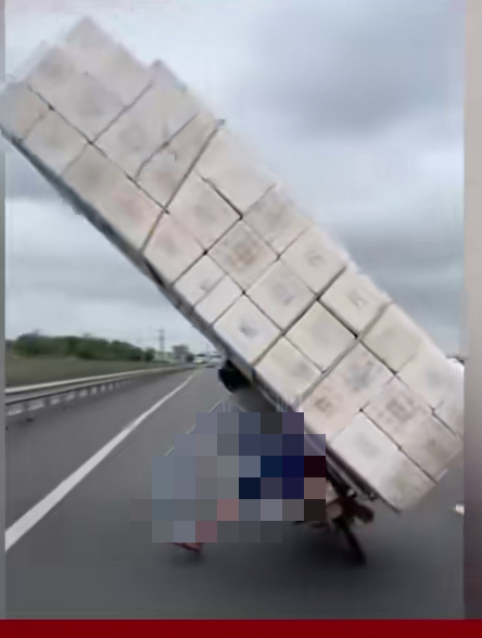 Sự thật về đoạn clip 15 gi&acirc;y tr&ecirc;n cao tốc g&acirc;y tranh c&atilde;i tr&ecirc;n mạng x&atilde; hội- Ảnh 1.