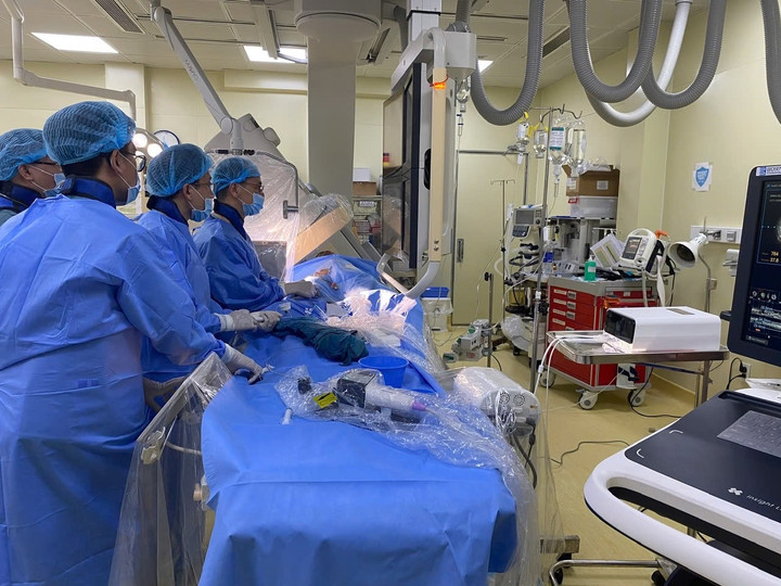 B&aacute;c sĩ cảnh b&aacute;o xu hướng trẻ h&oacute;a bệnh tim mạch, nhiều ca biến chứng nặng- Ảnh 1.