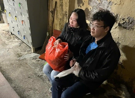 Kh&aacute;m x&eacute;t khẩn cấp nơi ở thu 6 đơn h&agrave;ng, bắt Nguyễn Tiến Th&agrave;nh v&agrave; bạn g&aacute;i- Ảnh 1.