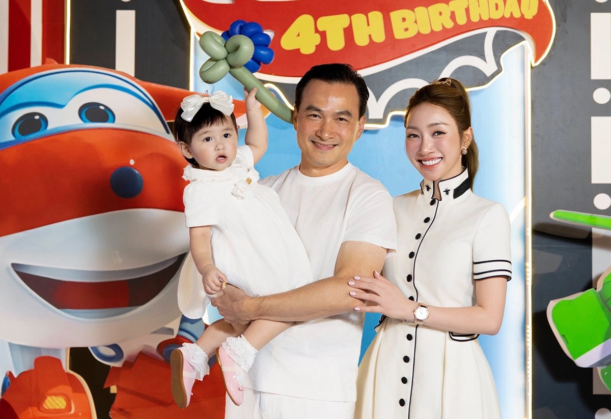 Diễn viên sở hữu tài sản nghìn tỉ, biệt thự từ Việt Nam đến London: Hôn nhân viên mãn bên vợ kém 16 tuổi- Ảnh 7. Diễn viên sở hữu tài sản nghìn tỉ, biệt thự từ Việt Nam đến London: Hôn nhân viên mãn bên vợ kém 16 tuổi- Ảnh 7.