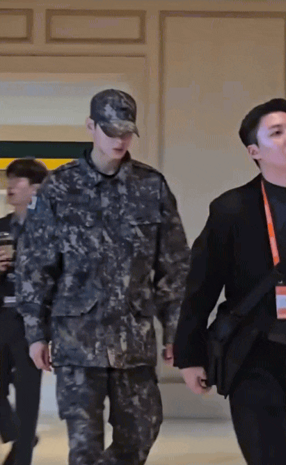 Showbiz c&oacute; mỹ nam IQ xuất ch&uacute;ng, thi&ecirc;n t&agrave;i gương mặt được Bộ Quốc ph&ograve;ng chọn l&agrave;m đại diện th&uacute;c đẩy kinh tế quốc gia- Ảnh 8.