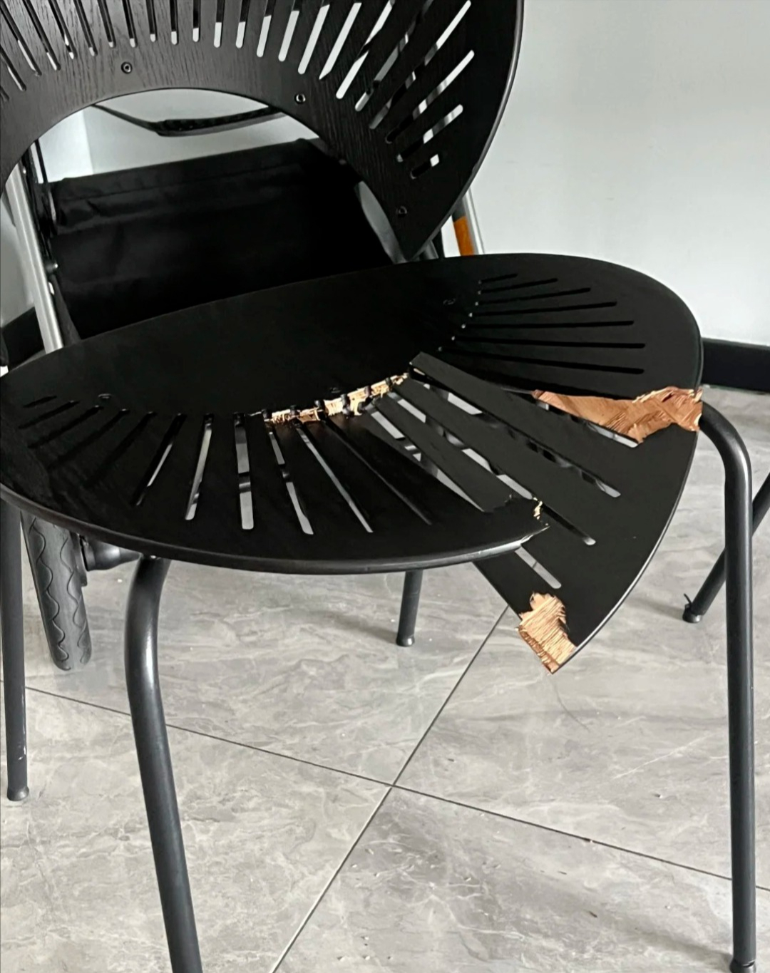 Nói thẳng cho vuông: 2026 rồi ĐỪNG làm 8 thiết kế rắc rối này nữa- Ảnh 4. Nói thẳng cho vuông: 2026 rồi ĐỪNG làm 8 thiết kế rắc rối này nữa- Ảnh 4.