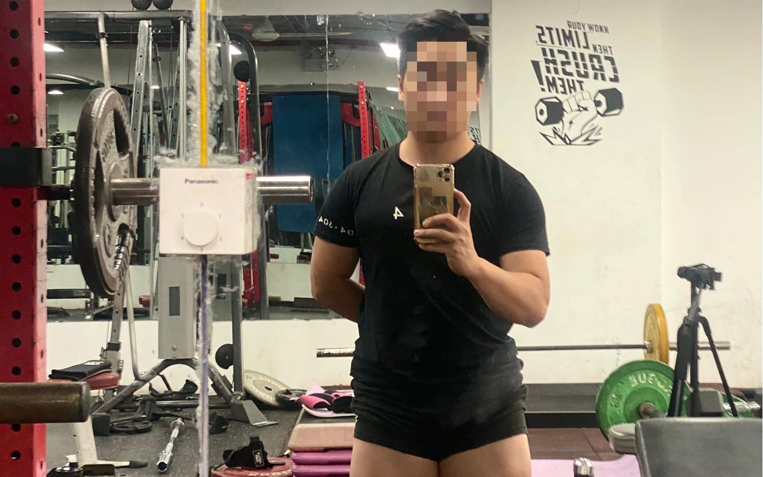 Huấn luyện vi&ecirc;n thể h&igrave;nh 27 tuổi suy sụp v&igrave; 90% tinh tr&ugrave;ng dị dạng, b&aacute;c sĩ cảnh b&aacute;o khẩn những th&oacute;i quen 