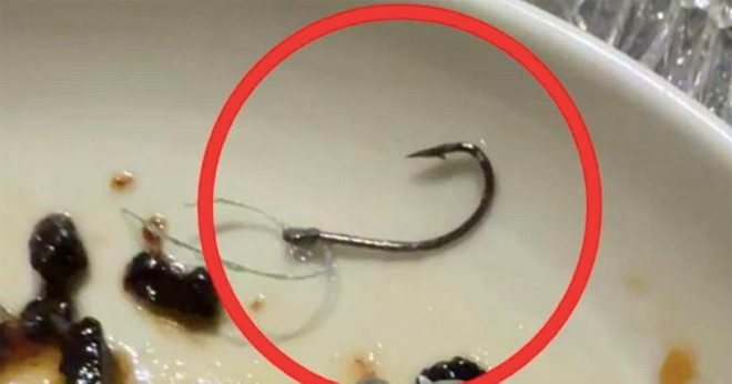 Gắp miếng c&aacute;, &ldquo;tr&uacute;ng&rdquo; lưỡi c&acirc;u: Nh&agrave; h&agrave;ng Michelin miễn h&oacute;a đơn 22 triệu, kh&aacute;ch vẫn lạnh sống lưng- Ảnh 1.