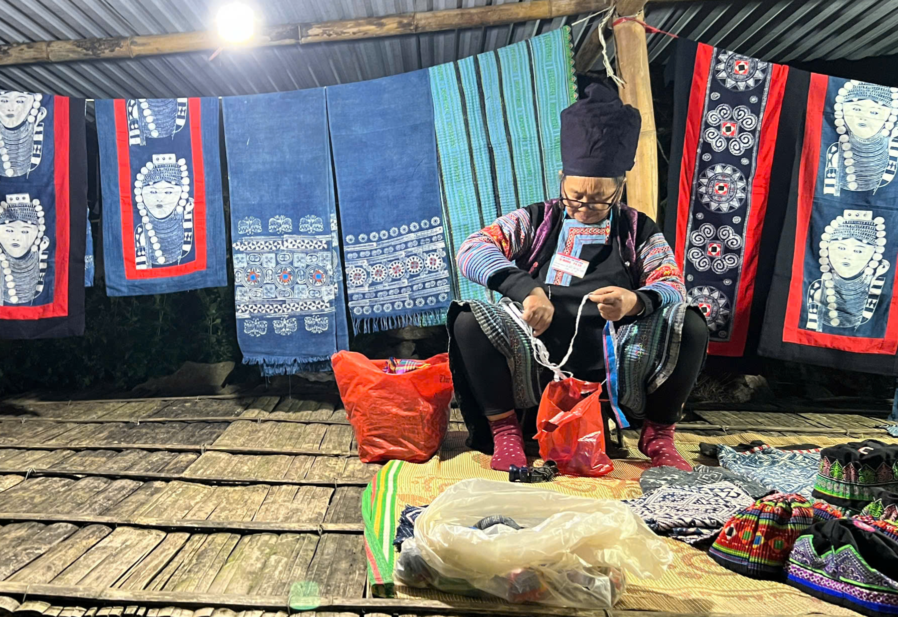 P&agrave; C&ograve;: Từ &ldquo;điểm n&oacute;ng&rdquo; an ninh đến điểm s&aacute;ng du lịch cộng đồng- Ảnh 5.