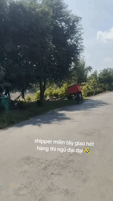 "Đặc quyền" của shipper miền T&acirc;y, cả nước ghen tỵ- Ảnh 1.