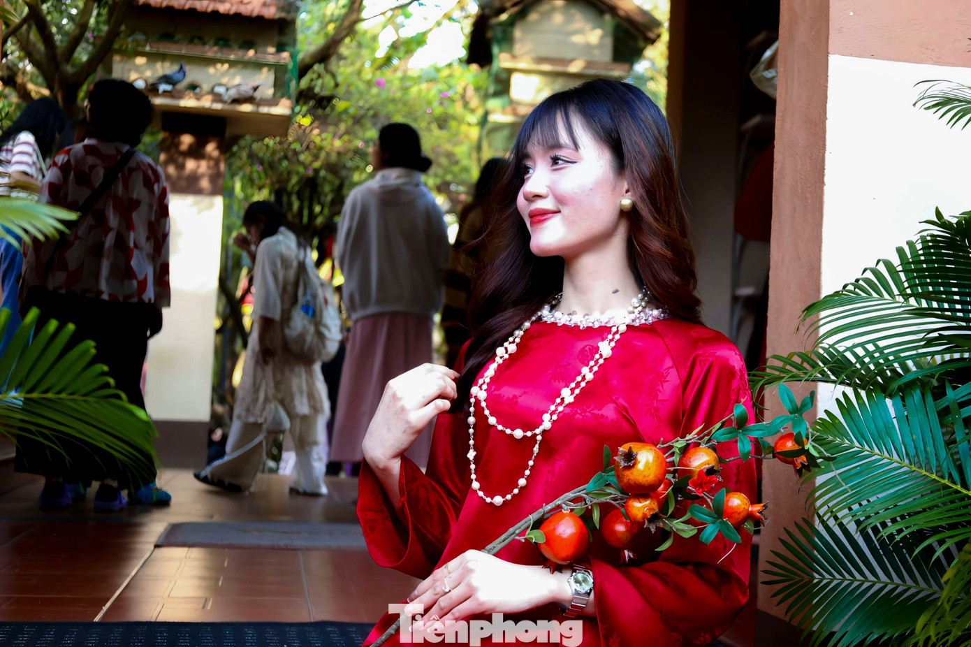 Bạn trẻ Đ&agrave; Nẵng x&uacute;ng x&iacute;nh &aacute;o d&agrave;i chụp ảnh Tết- Ảnh 13.