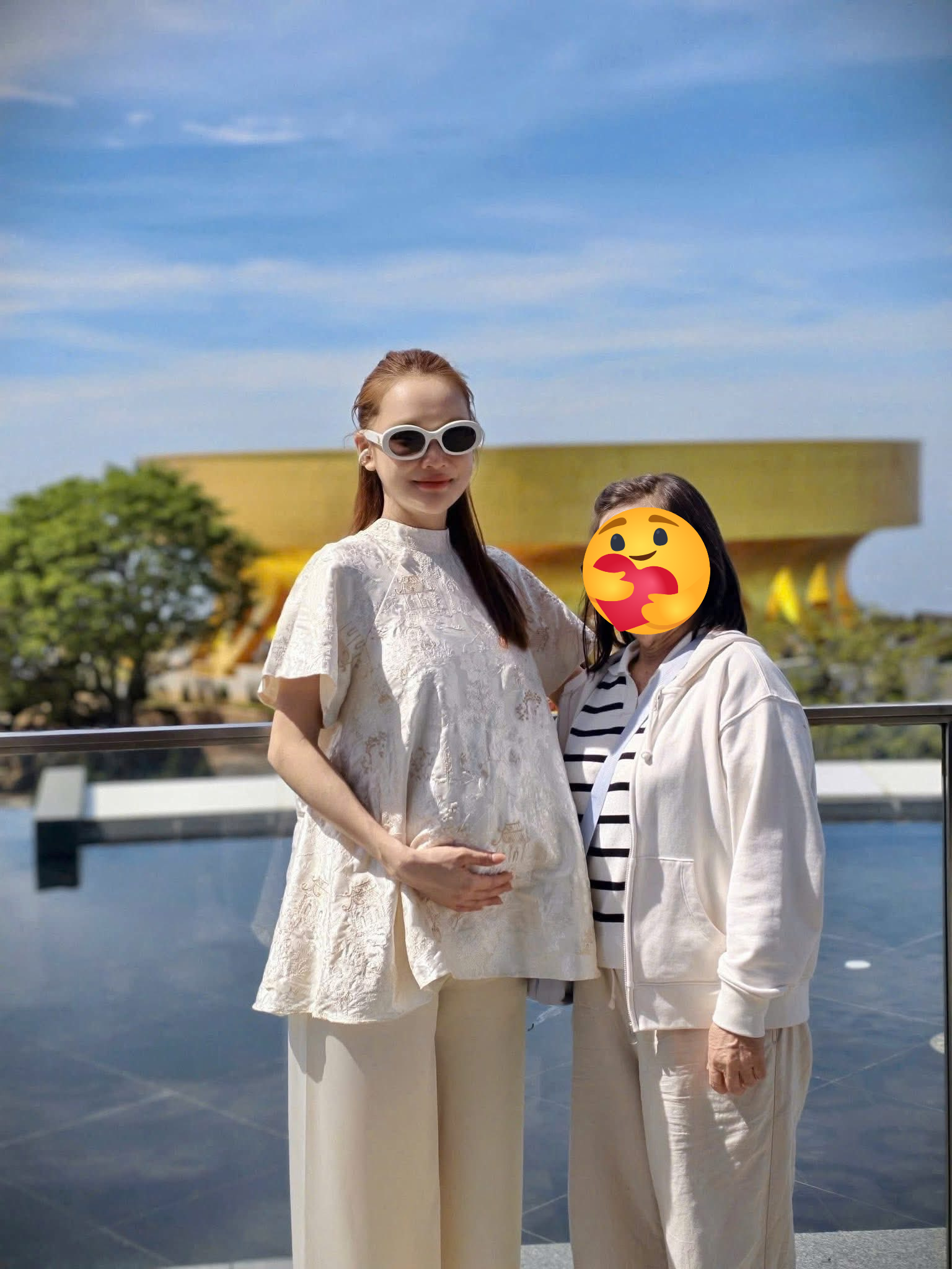 Bắt gặp Nh&atilde; Phương cận ng&agrave;y l&acirc;m bồn, th&aacute;i độ khi kh&aacute;n giả xin chụp ảnh như thế n&agrave;o?- Ảnh 3.