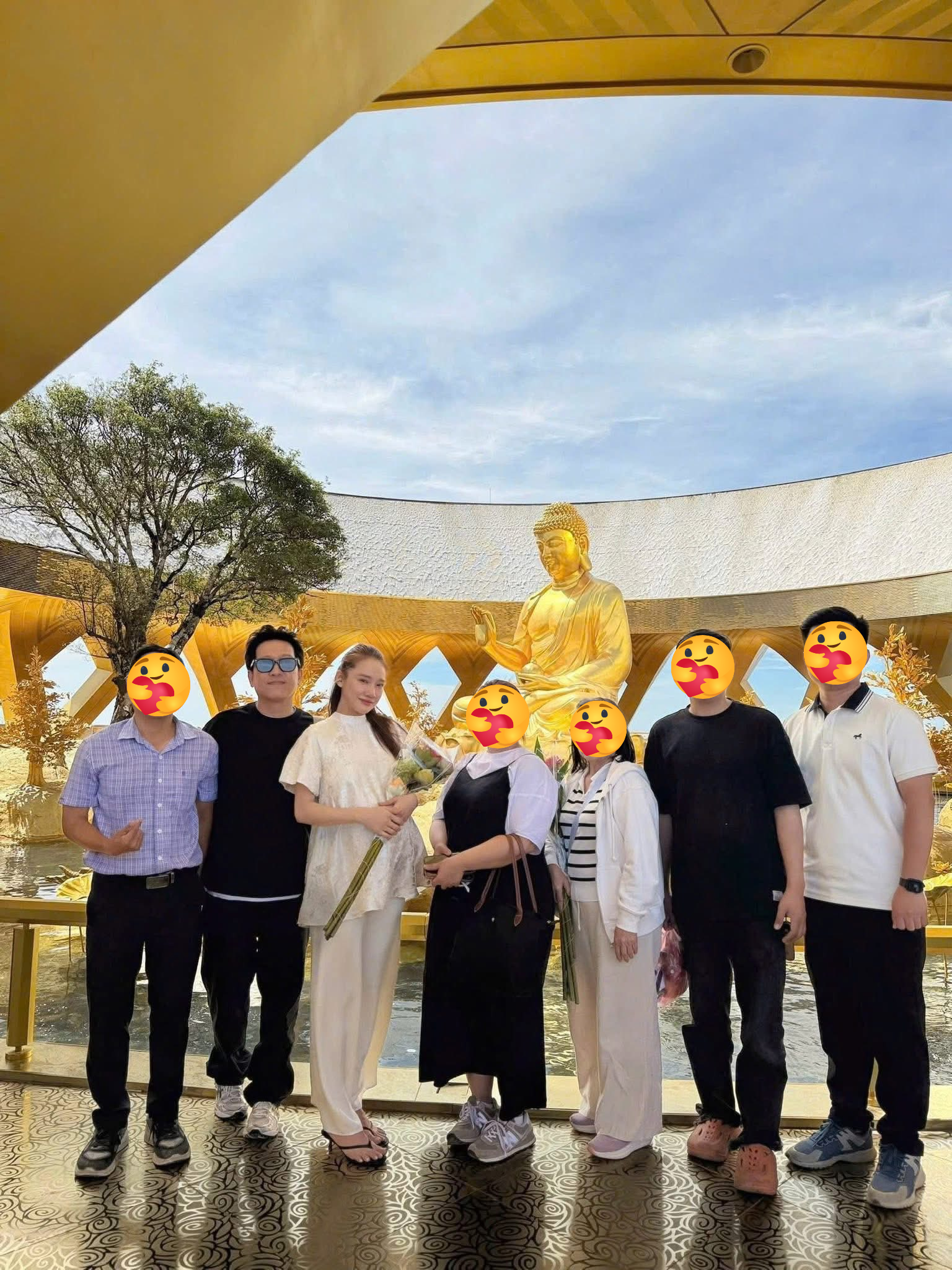 Bắt gặp Nh&atilde; Phương cận ng&agrave;y l&acirc;m bồn, th&aacute;i độ khi kh&aacute;n giả xin chụp ảnh như thế n&agrave;o?- Ảnh 4.