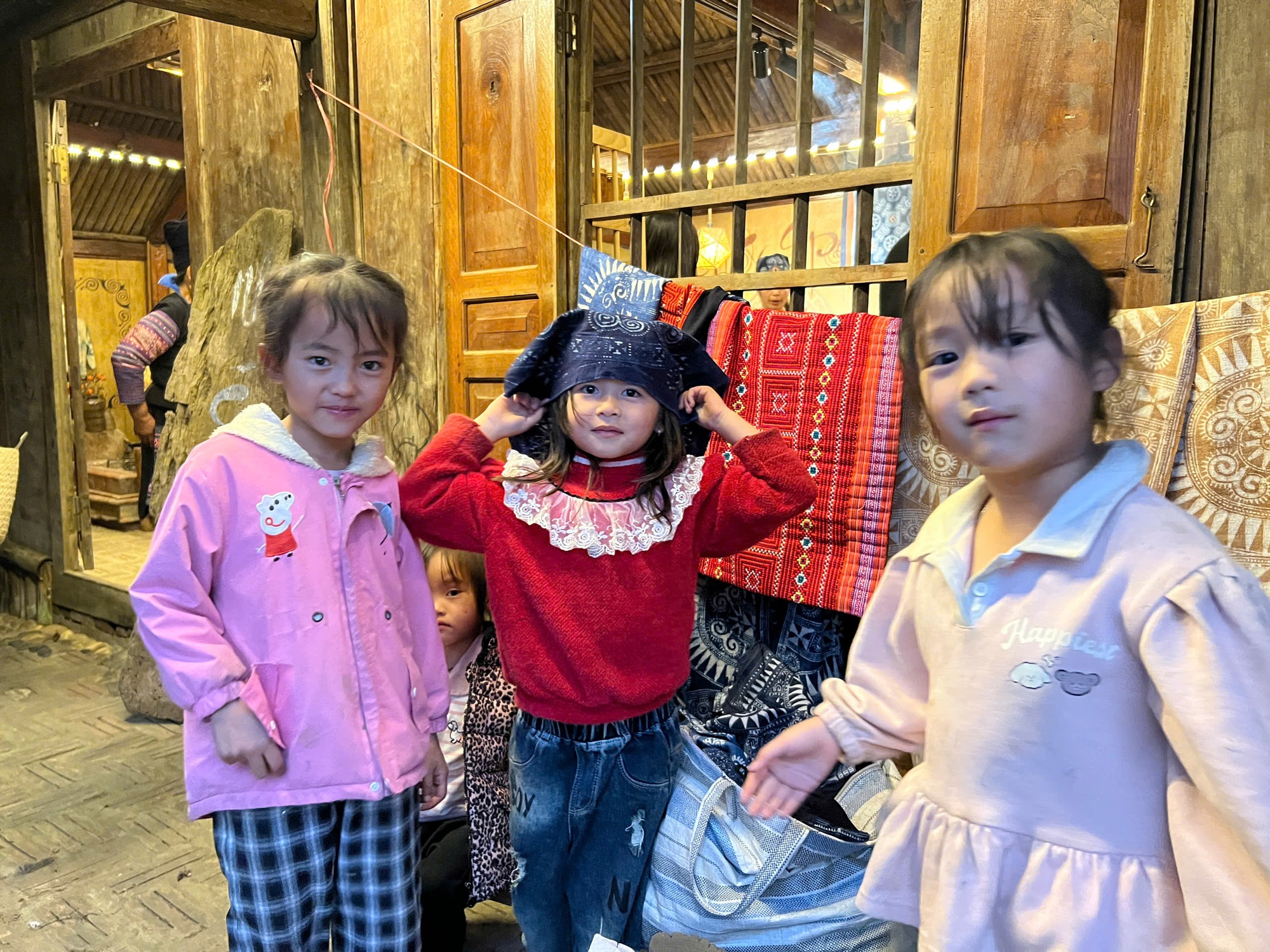 P&agrave; C&ograve;: Từ &ldquo;điểm n&oacute;ng&rdquo; an ninh đến điểm s&aacute;ng du lịch cộng đồng- Ảnh 6.