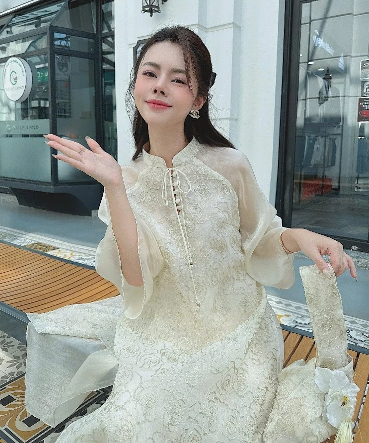 2 kiểu &aacute;o d&agrave;i voan ren "k&eacute;m duy&ecirc;n", c&oacute; hot đến đ&acirc;u bạn cũng chớ n&ecirc;n diện- Ảnh 4.