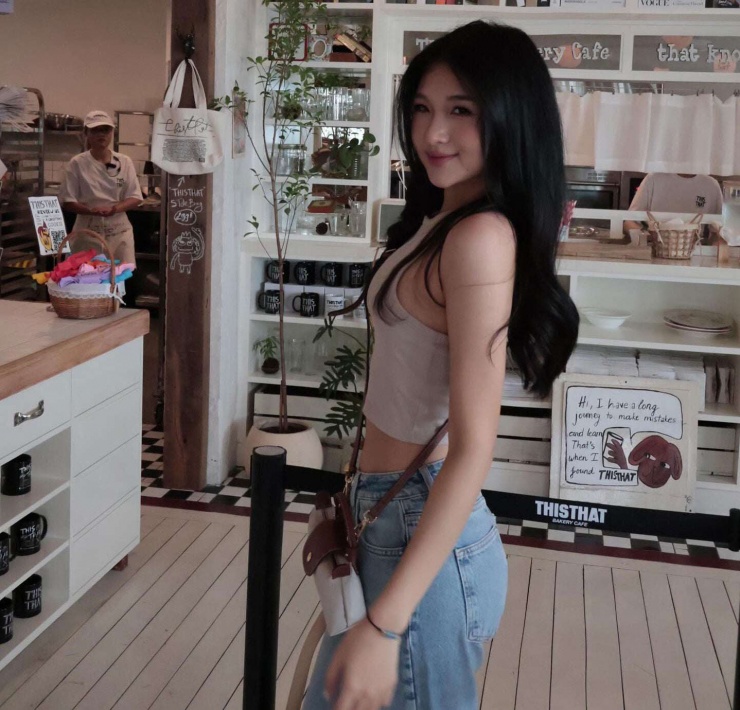 Lan truyền loạt ảnh thủ m&ocirc;n hotboy U23 Việt Nam Trần Trung Ki&ecirc;n t&igrave;nh tứ b&ecirc;n bạn g&aacute;i tin đồn, visual 