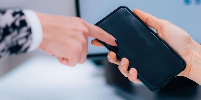 Cho người khác mượn điện thoại: Quên gì thì quên, cấm được quên thao tác 5 giây này nếu không muốn lộ hết bí mật- Ảnh 1. Cho người khác mượn điện thoại: Quên gì thì quên, cấm được quên thao tác 5 giây này nếu không muốn lộ hết bí mật- Ảnh 1.