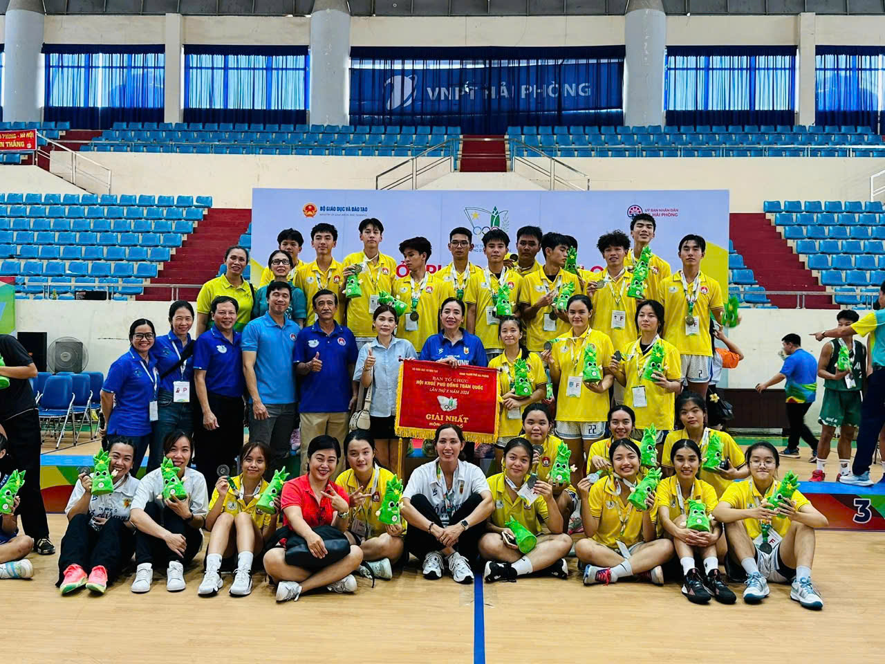 Hỏi ngược hội đồng tuyển sinh một câu "tréo ngoe", nữ sinh TP.HCM "ẵm" luôn học bổng xịn sò, còn học được bài học quý- Ảnh 3. Hỏi ngược hội đồng tuyển sinh một câu "tréo ngoe", nữ sinh TP.HCM "ẵm" luôn học bổng xịn sò, còn học được bài học quý- Ảnh 3.