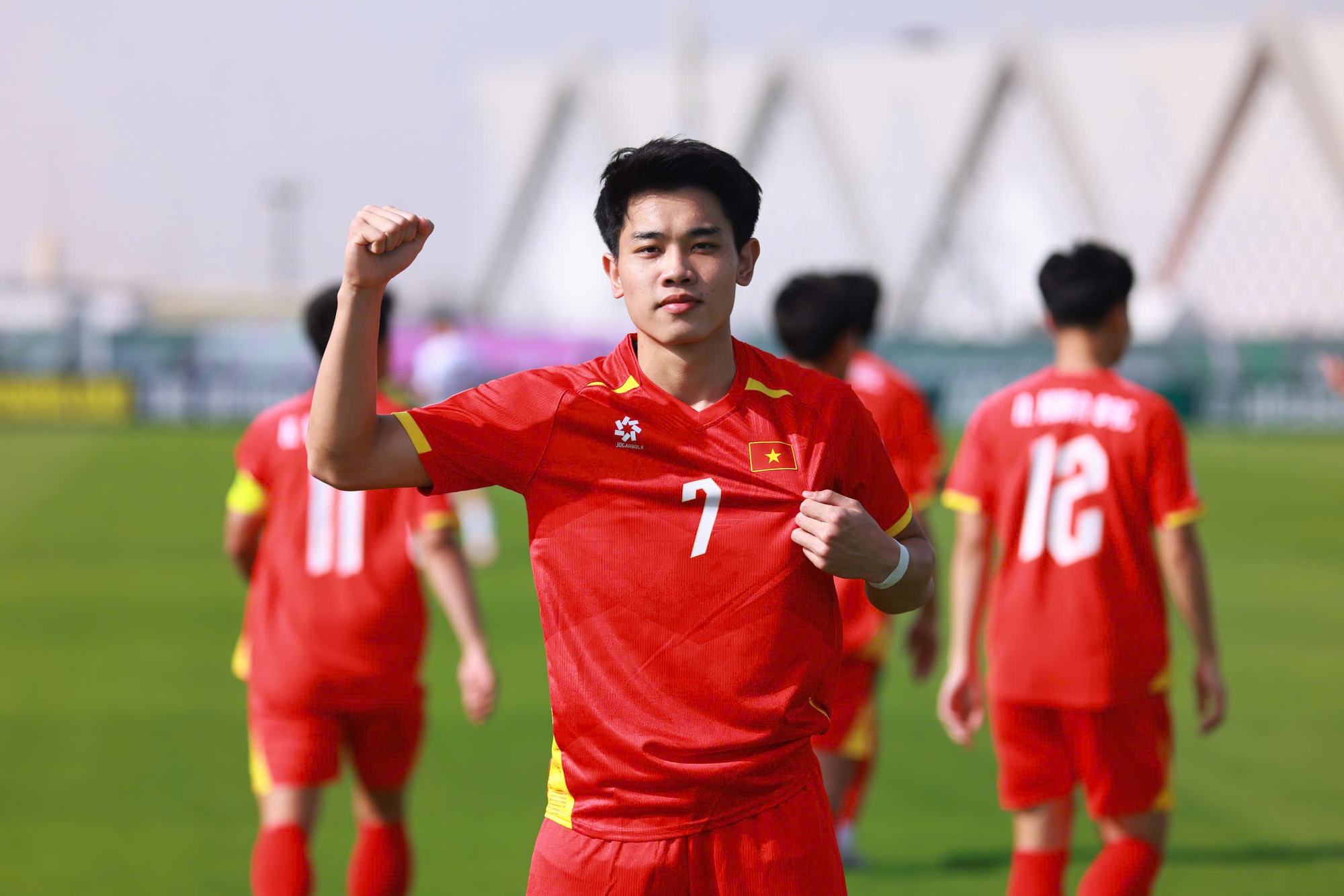 Ảnh: Hotboy U23 Việt Nam Đ&igrave;nh Bắc, Hiểu Minh "x&eacute; lưới" U23 Jordan tại giải U23 ch&acirc;u &Aacute;- Ảnh 1.
