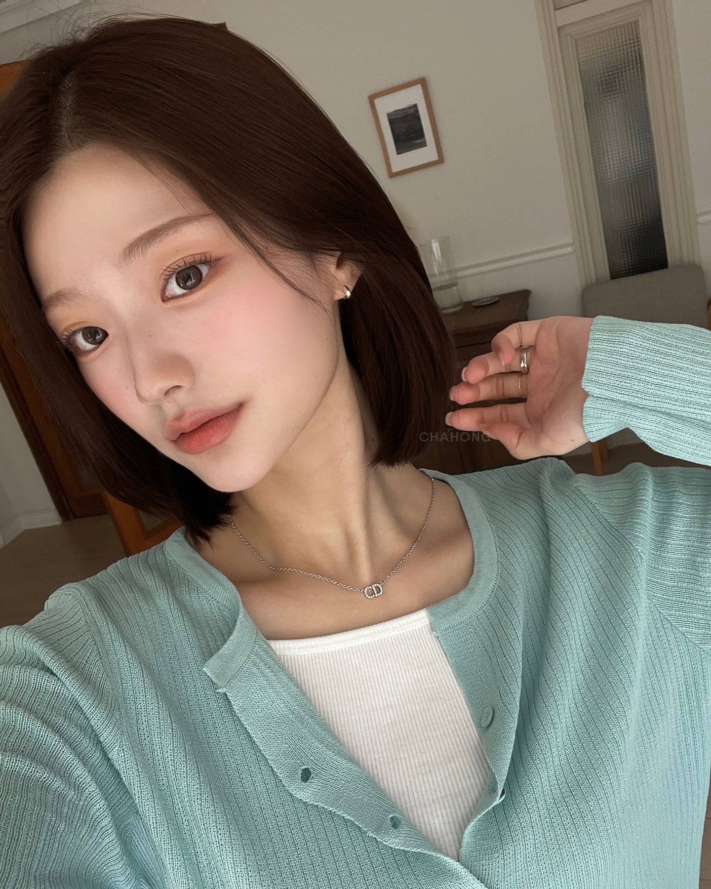 Giờ đi đ&acirc;u cũng thấy t&oacute;c uốn cụp: 5 kiểu si&ecirc;u nữ t&iacute;nh v&agrave; thu gọn gương mặt, cắt chơi Tết l&agrave; qu&aacute; chuẩn- Ảnh 2.