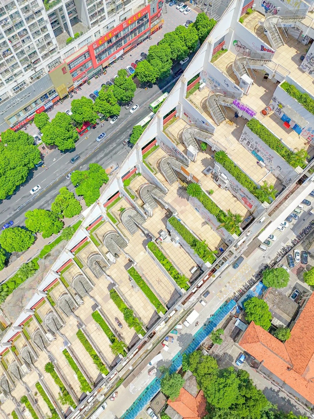 Tòa nhà 25 tầng khiến 1,4 tỷ dân Trung Quốc Tòa nhà 25 tầng khiến 1,4 tỷ dân Trung Quốc