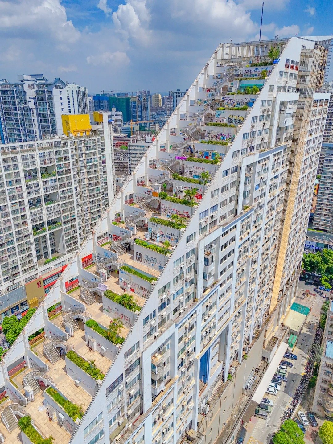 Tòa nhà 25 tầng khiến 1,4 tỷ dân Trung Quốc Tòa nhà 25 tầng khiến 1,4 tỷ dân Trung Quốc