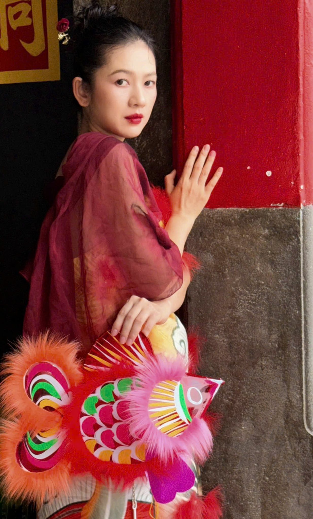 Lộ ảnh diễn vi&ecirc;n Oanh Kiều k&egrave; k&egrave; th&acirc;n mật b&ecirc;n Tống Đ&ocirc;ng Khu&ecirc;- Ảnh 4.