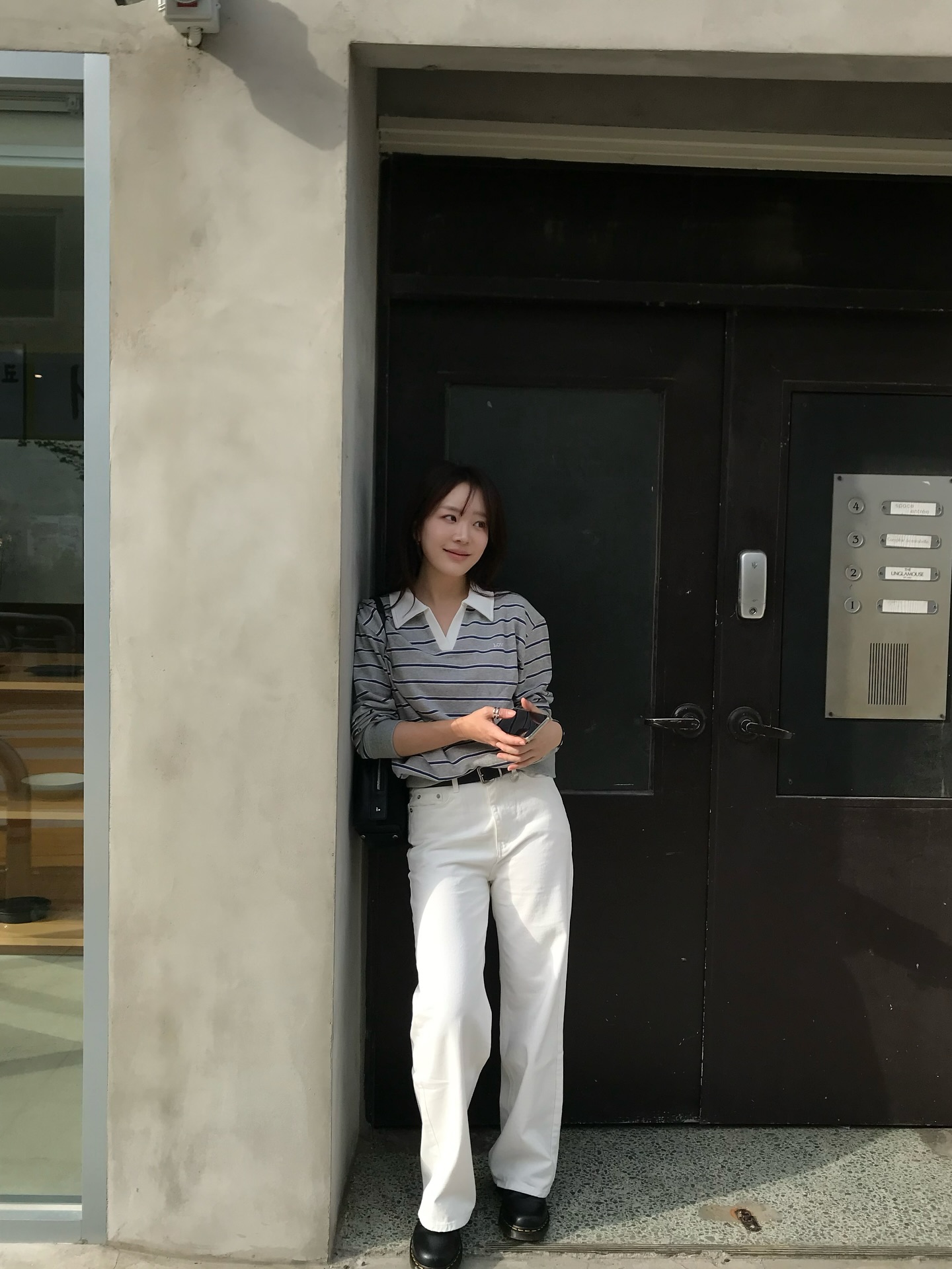 5 mẫu áo dài tay dễ phối đồ nhất, cứ mặc là sành điệu và tôn dáng- Ảnh 5. 5 mẫu áo dài tay dễ phối đồ nhất, cứ mặc là sành điệu và tôn dáng- Ảnh 5.