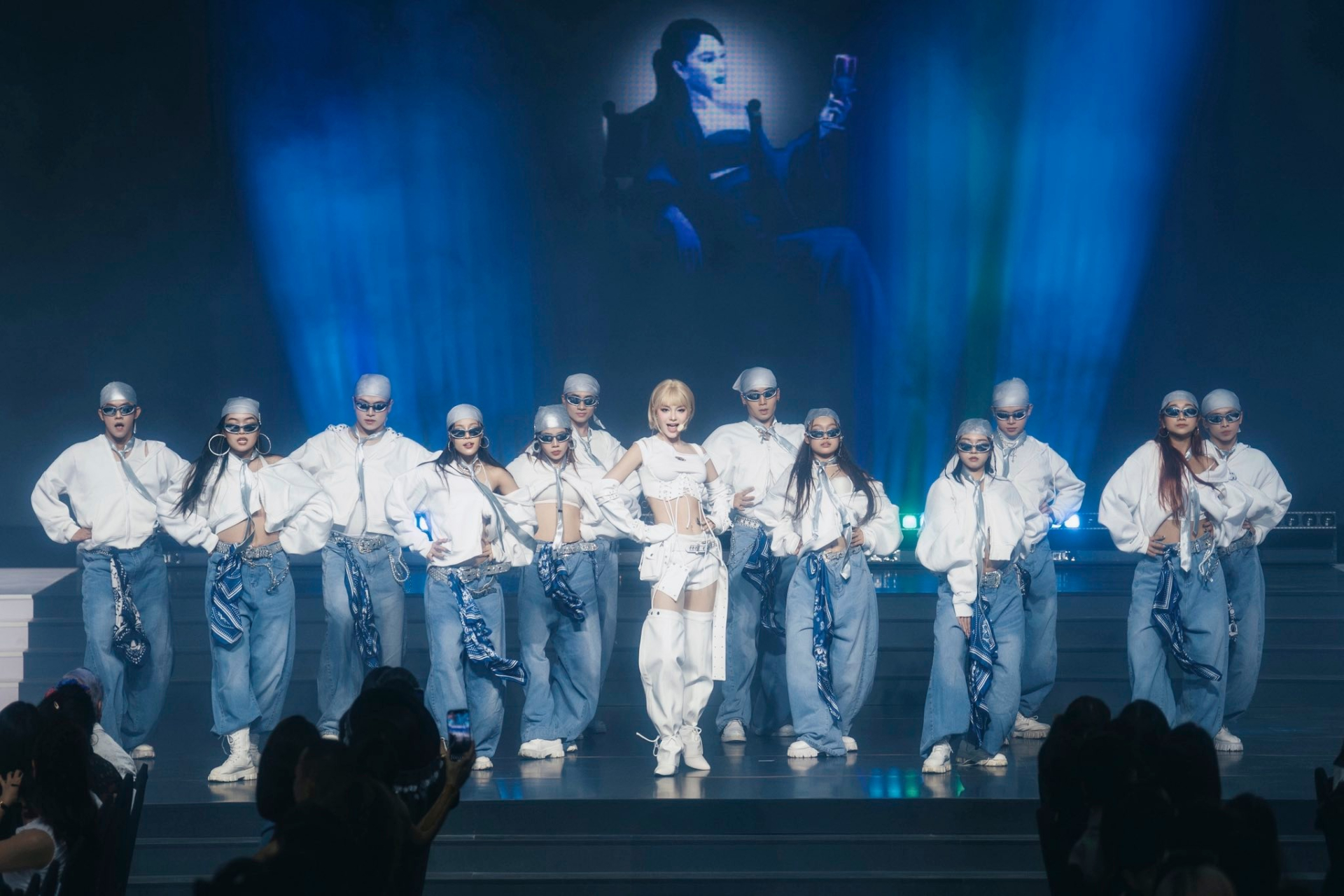 Minh Hằng đ&atilde; l&agrave;m g&igrave; m&agrave; phải chịu cảnh thờ ơ n&agrave;y?- Ảnh 1.