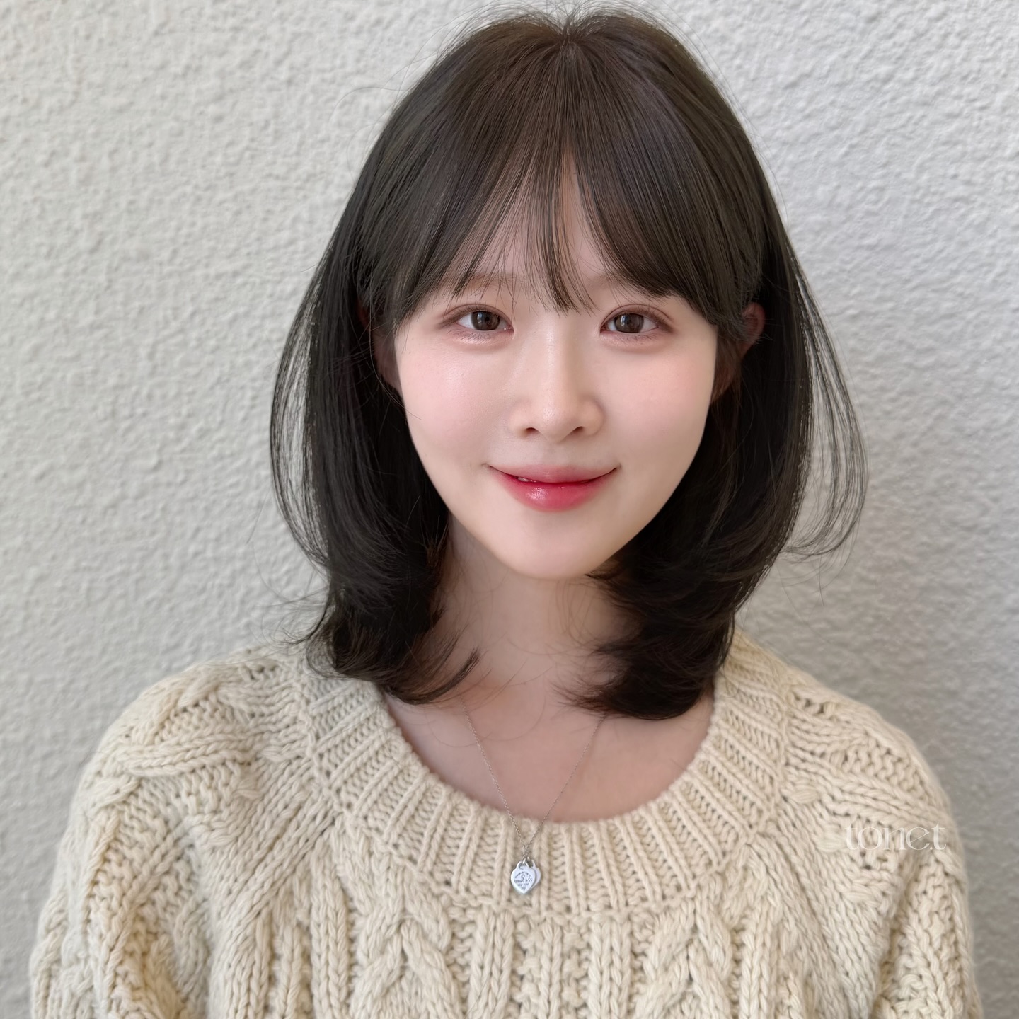 Giờ đi đ&acirc;u cũng thấy t&oacute;c uốn cụp: 5 kiểu si&ecirc;u nữ t&iacute;nh v&agrave; thu gọn gương mặt, cắt chơi Tết l&agrave; qu&aacute; chuẩn- Ảnh 6.