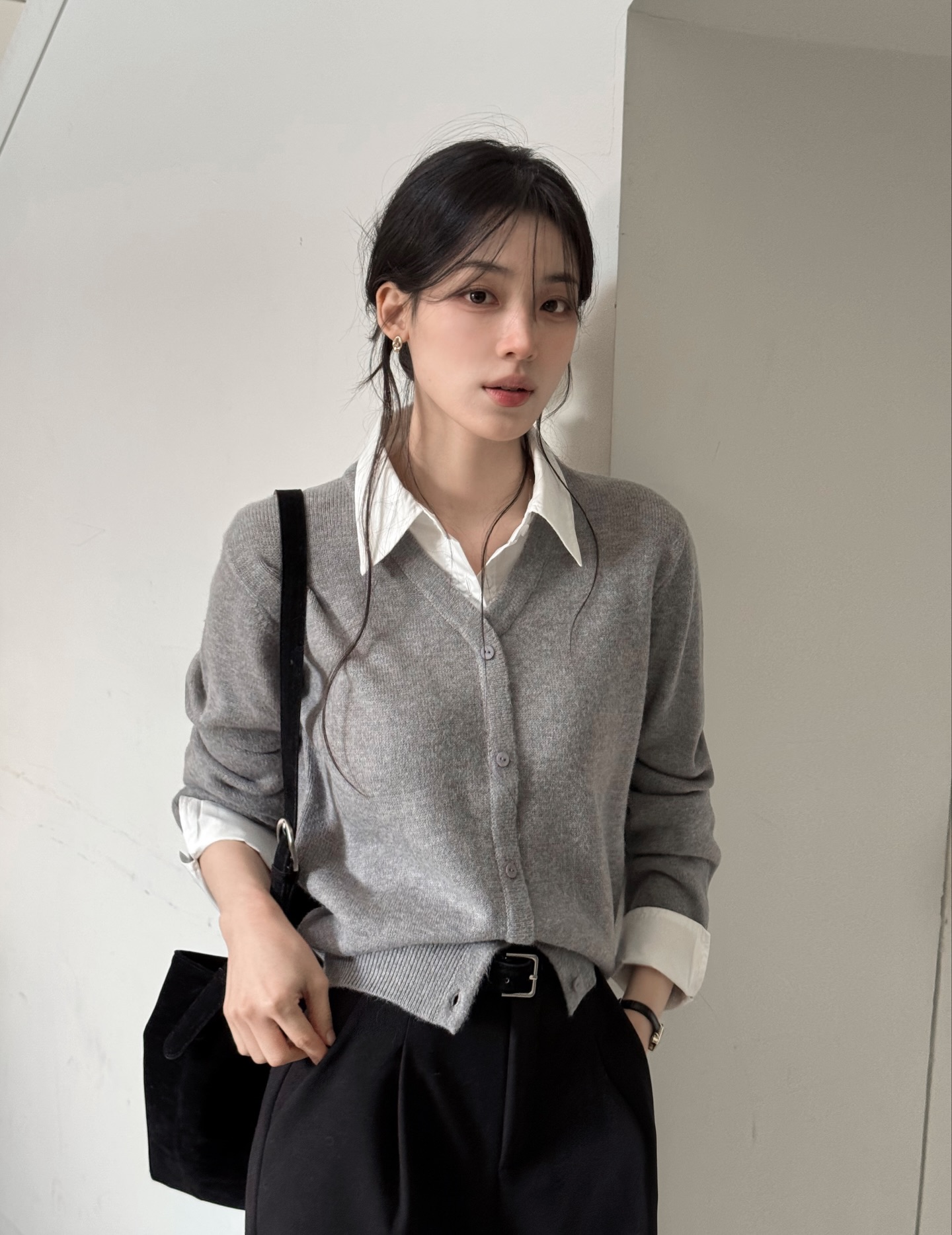 Cần phải biết ngay lúc này: Áo len mặc với 5 món thời trang sau là đẹp nhất!- Ảnh 6. Cần phải biết ngay lúc này: Áo len mặc với 5 món thời trang sau là đẹp nhất!- Ảnh 6.