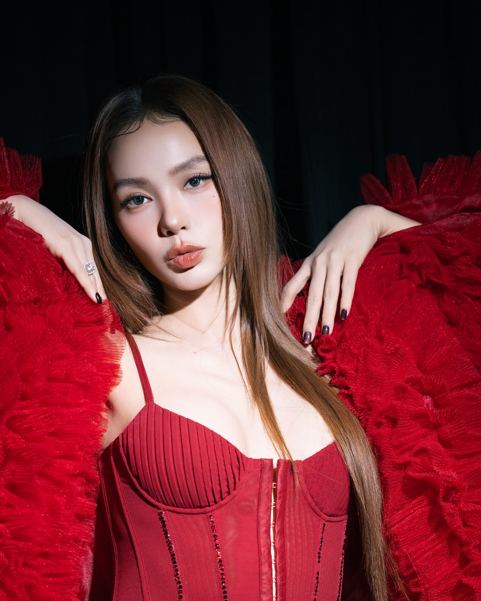 Minh Hằng đ&atilde; l&agrave;m g&igrave; m&agrave; phải chịu cảnh thờ ơ n&agrave;y?- Ảnh 4.