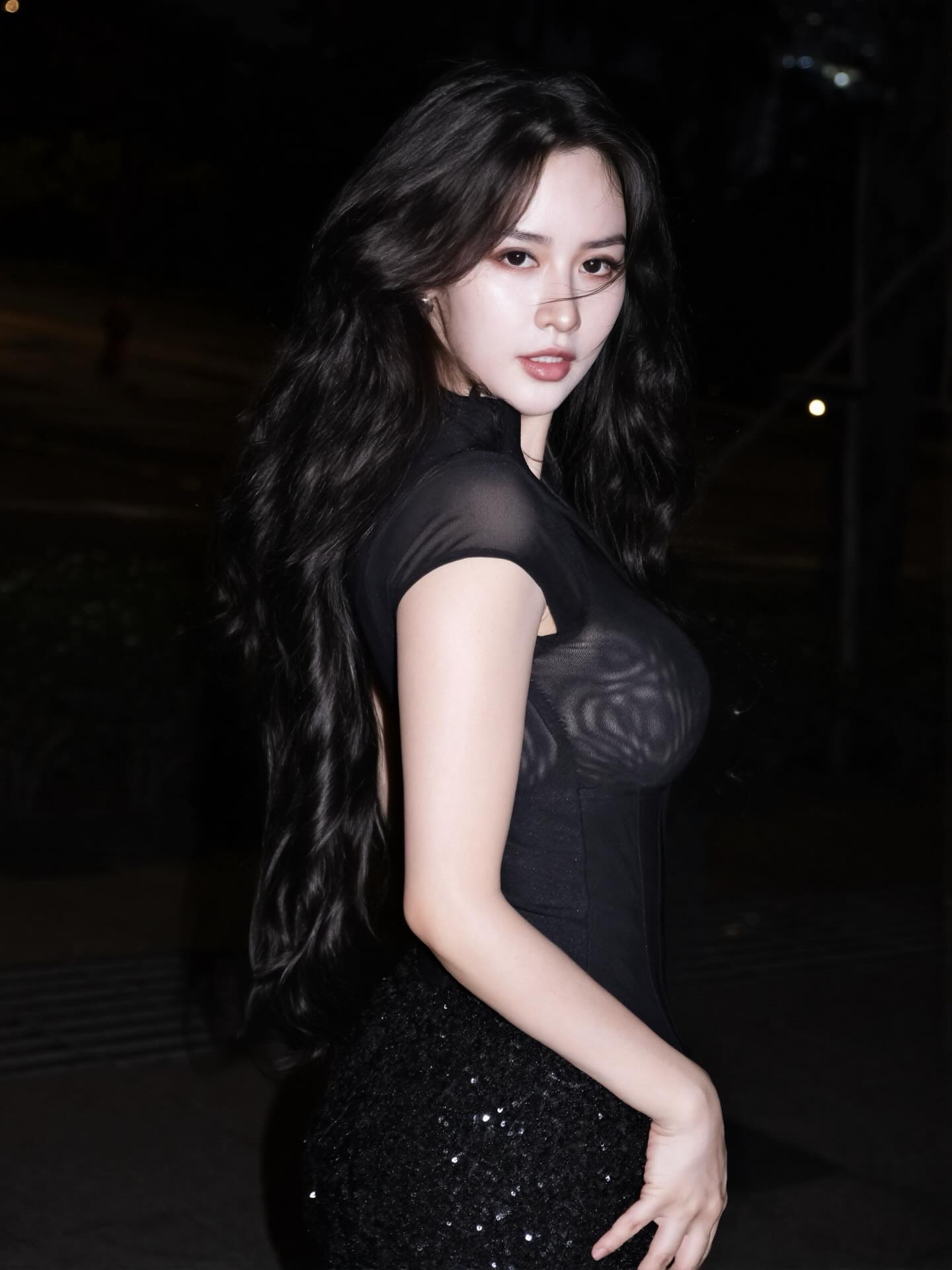 Ph&oacute; chủ tịch đ&oacute;n con đầu l&ograve;ng với Quy&ecirc;n Qui l&agrave; ai?- Ảnh 8.