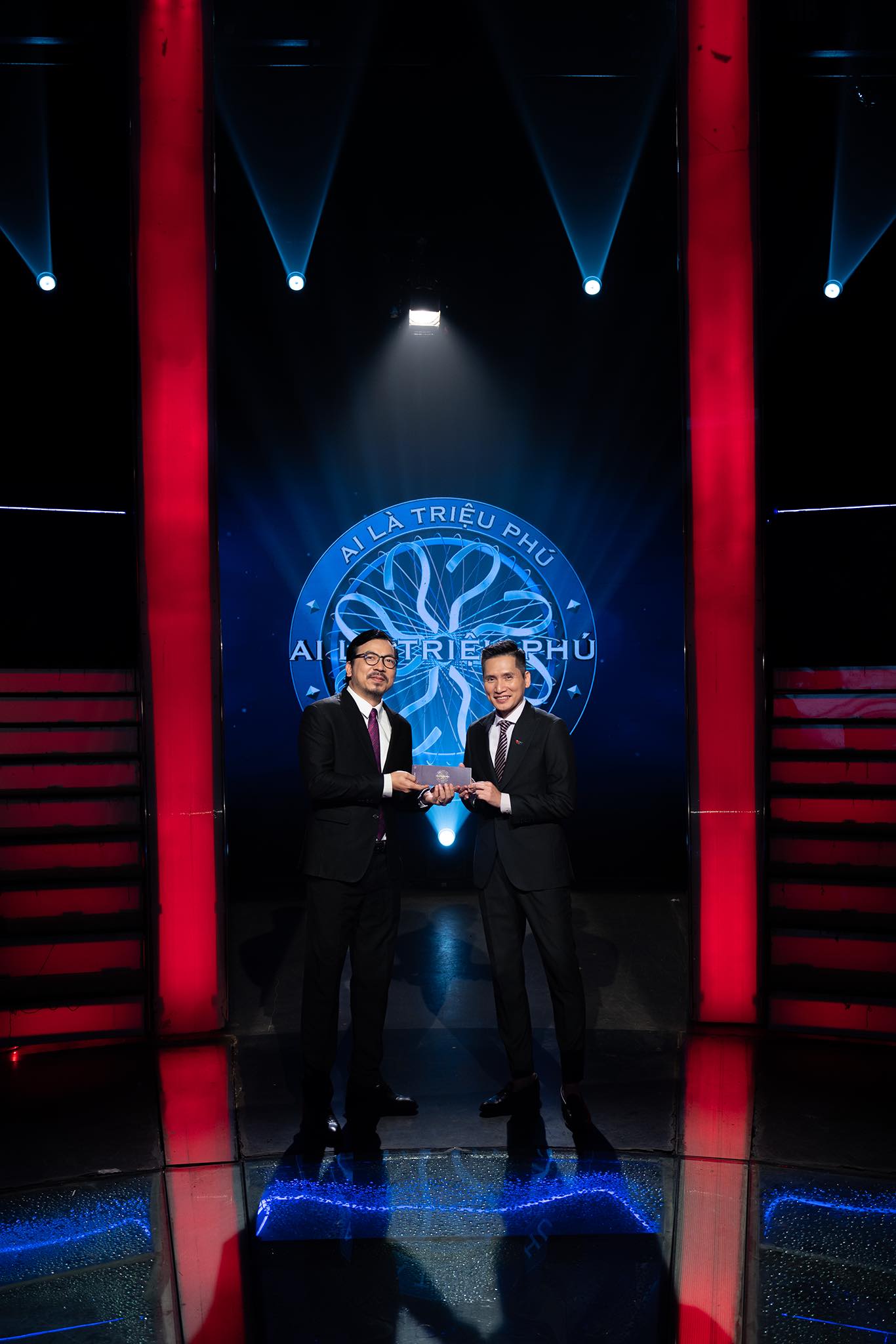 MC mới của Ai Là Triệu Phú là "sếp" của VTV, học thì siêu giỏi!- Ảnh 2. MC mới của Ai Là Triệu Phú là "sếp" của VTV, học thì siêu giỏi!- Ảnh 2.