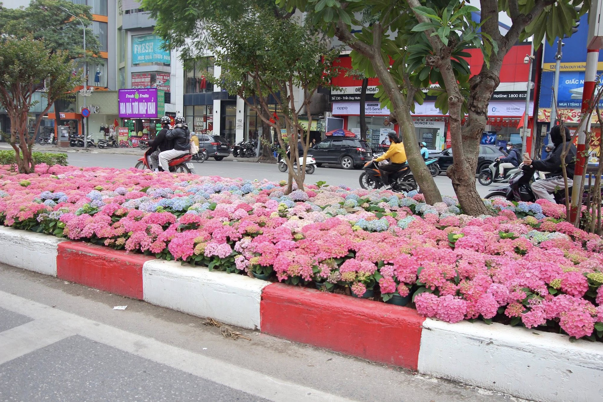 Đoạn đường Trần Duy Hưng, Hà Nội gây chú ý- Ảnh 1. Đoạn đường Trần Duy Hưng, Hà Nội gây chú ý- Ảnh 1.