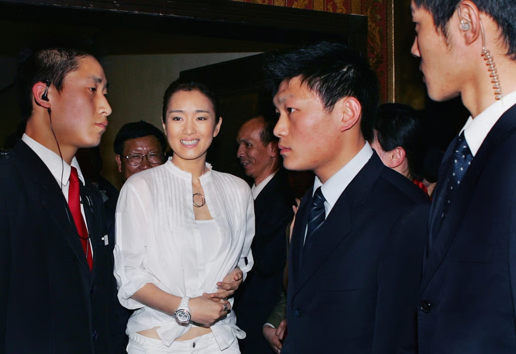 Thanh ni&ecirc;n chi hơn 5 triệu thu&ecirc; vệ sĩ cho ra d&aacute;ng "người th&agrave;nh đạt" để về qu&ecirc; ăn Tết- Ảnh 2.