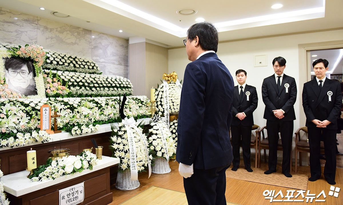 Cuộc đời huyền thoại m&agrave;n ảnh vừa qua đời- Ảnh 7.