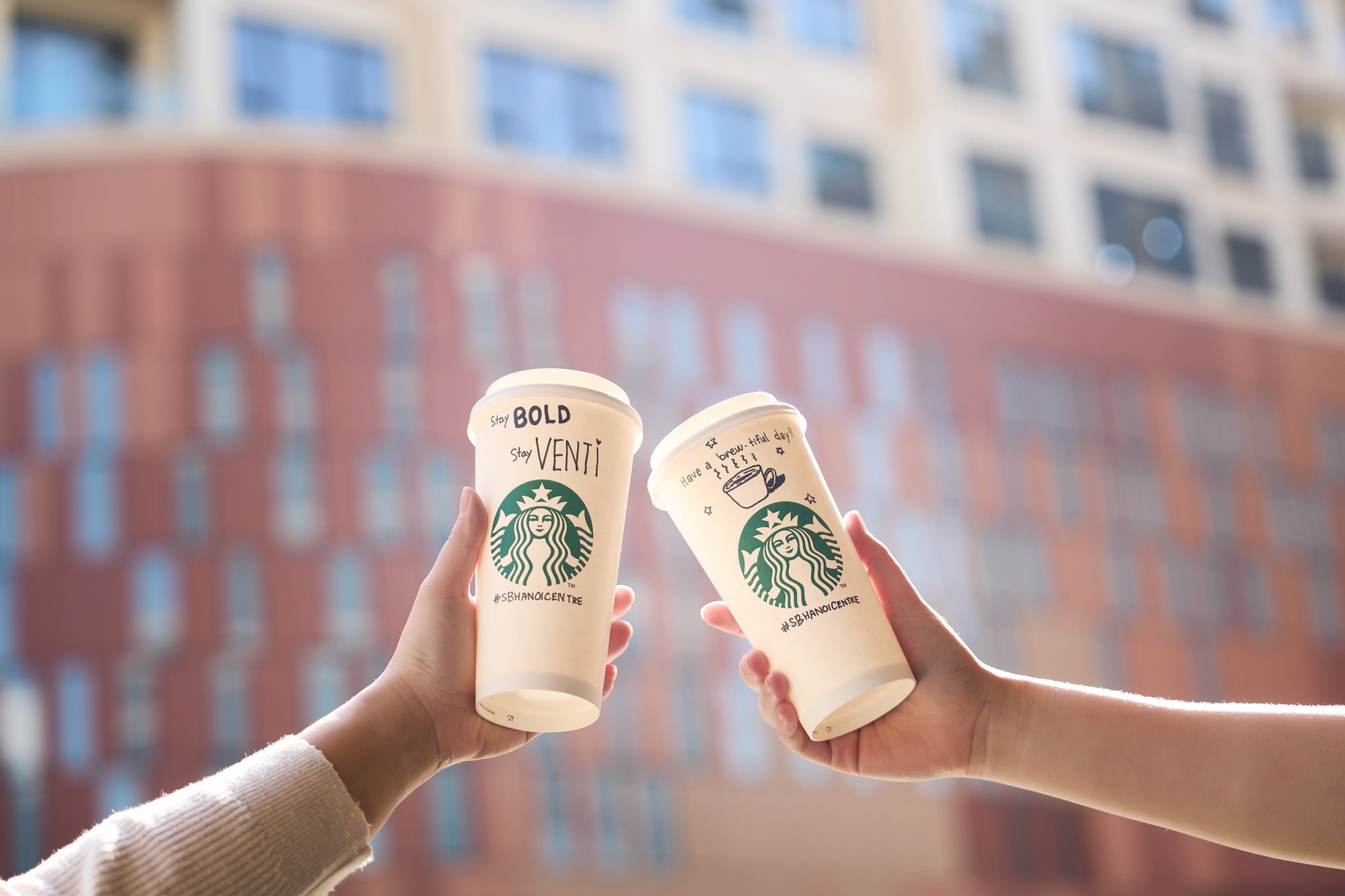 Starbucks xin lỗi kh&aacute;ch h&agrave;ng Việt Nam- Ảnh 1.