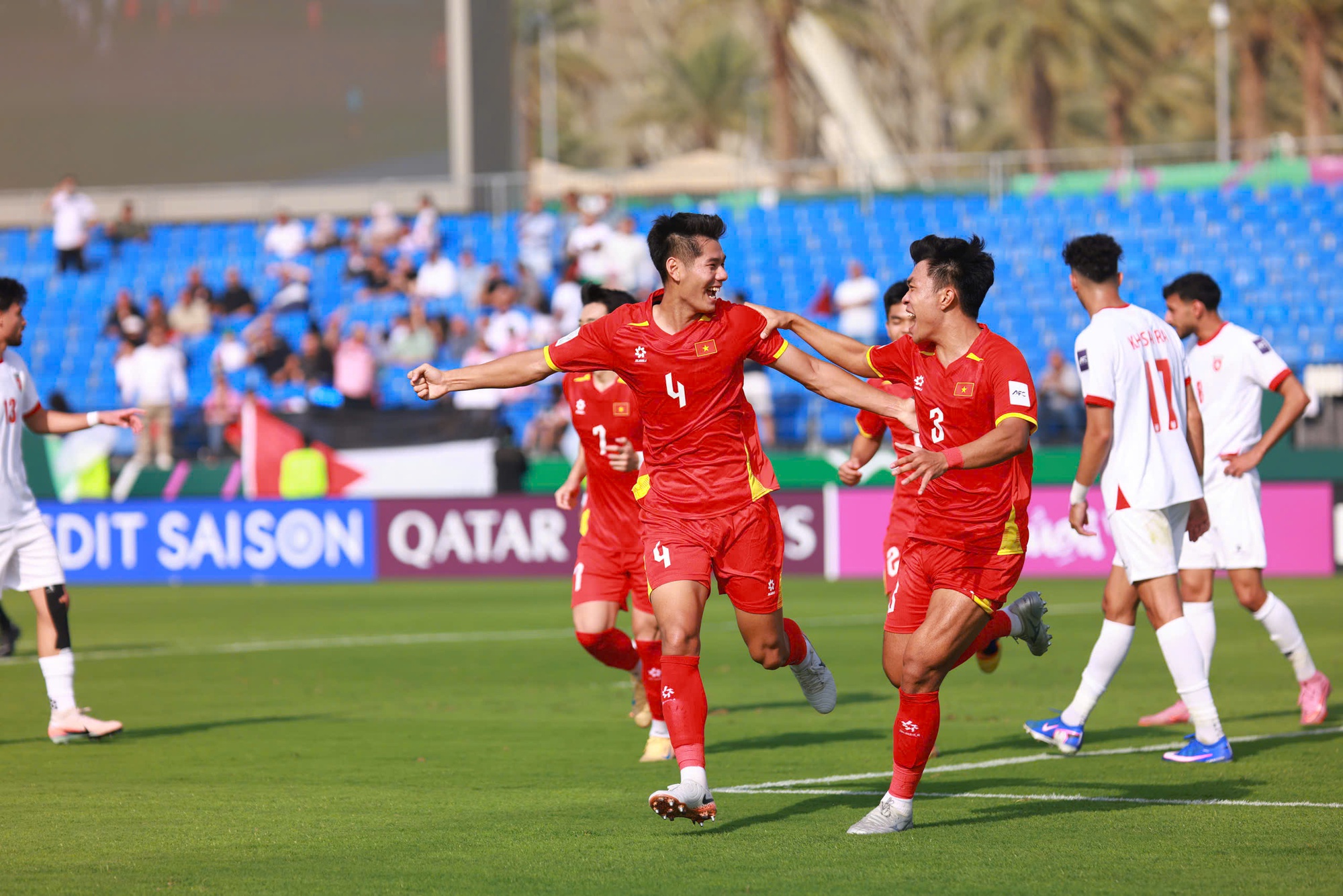 Ảnh: Hotboy U23 Việt Nam Đ&igrave;nh Bắc, Hiểu Minh "x&eacute; lưới" U23 Jordan tại giải U23 ch&acirc;u &Aacute;- Ảnh 9.