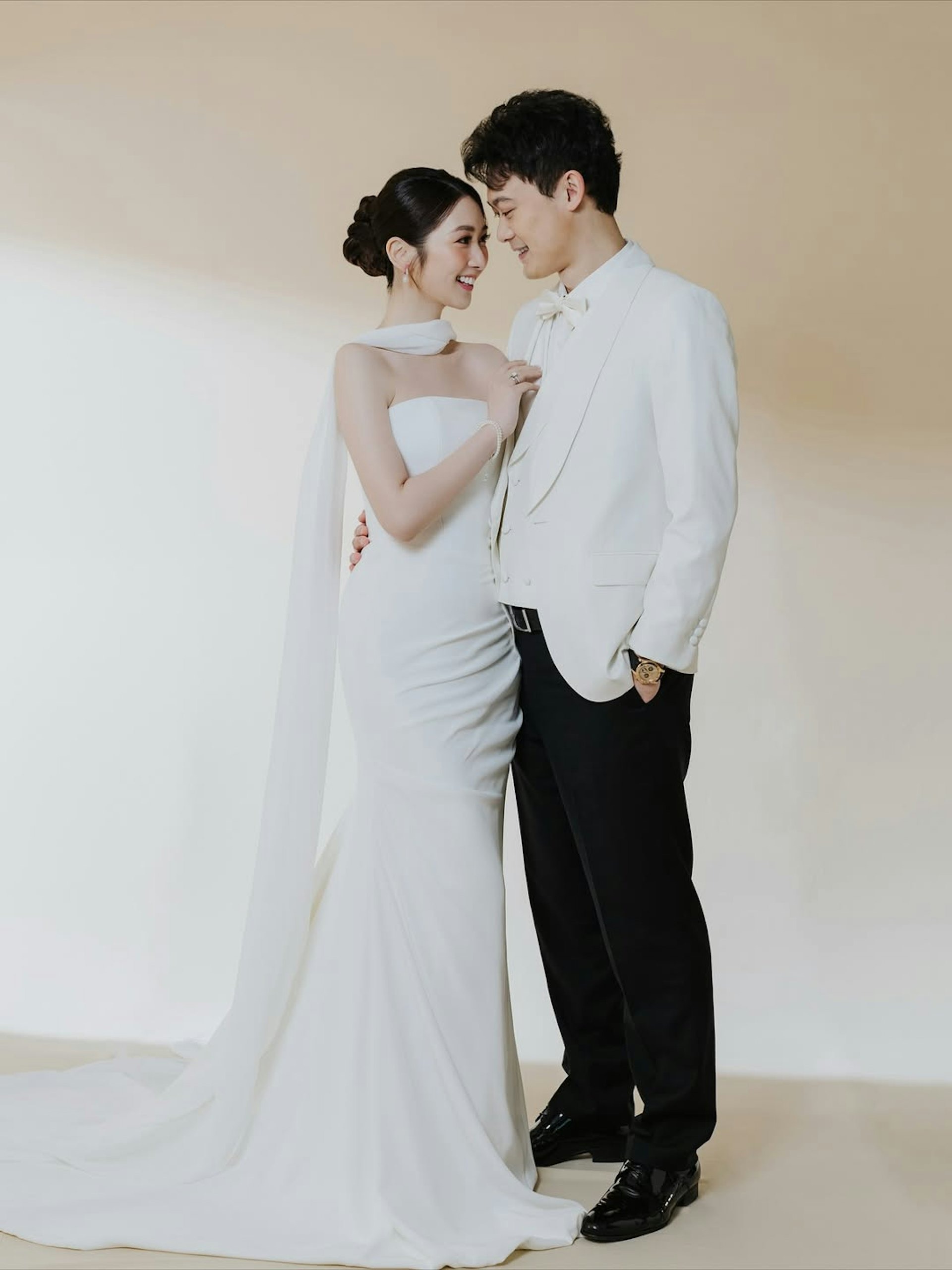 Mỹ nh&acirc;n khiến t&igrave;nh cũ cạo đầu đi tu đ&atilde; sinh con g&aacute;i đầu l&ograve;ng, l&agrave;m đ&aacute;m cưới với CEO 3 tập đo&agrave;n tối qua- Ảnh 9.